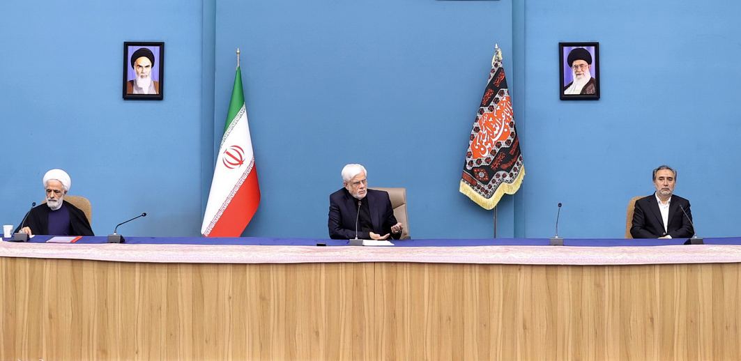 یکی از معضلات کشور عدم اجرای قانون اساسیست یکی از معضلات کشور عدم اجرای قانون اساسیست