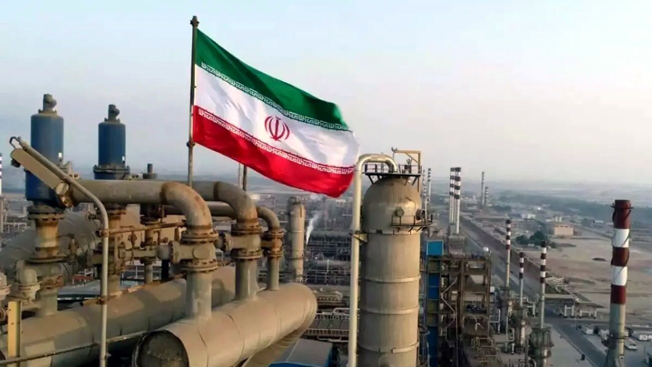 سهم عمده افزایش تولید نفت و گاز کشور در مناطق نفت خیز جنوب سهم عمده افزایش تولید نفت و گاز کشور در مناطق نفت خیز جنوب