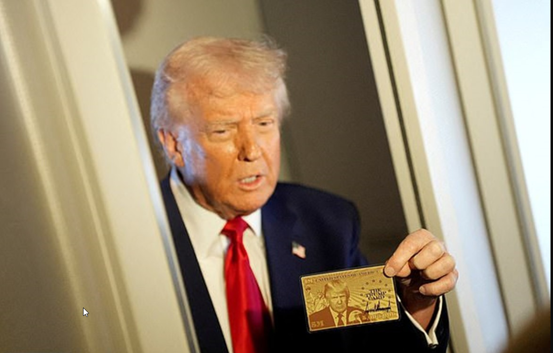 ادعای ترامپ؛ نخست وزیر انگلیس از تعرفههای آمریکا خوشحال است ادعای ترامپ؛ نخست وزیر انگلیس از تعرفههای آمریکا خوشحال است