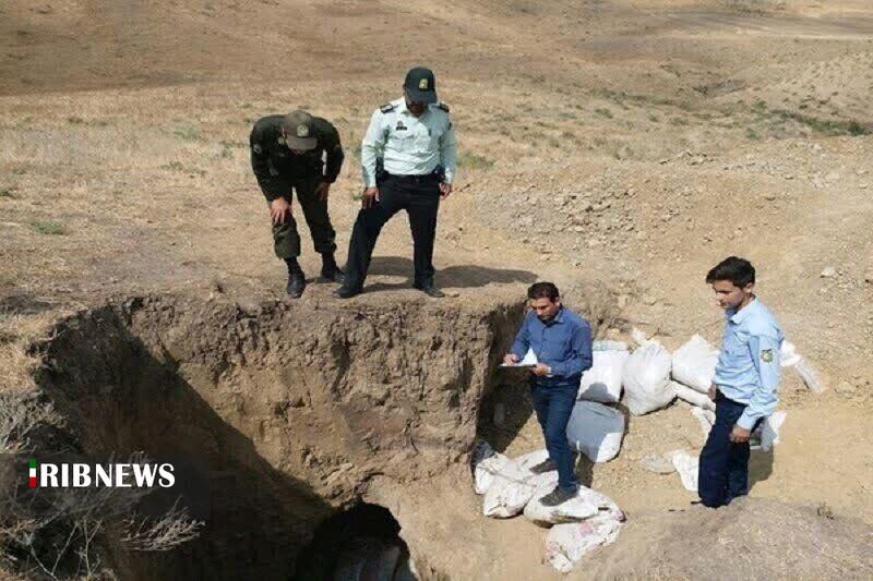 دستگیری باند ۵ نفره حفاری غیر مجاز در ازنا دستگیری باند ۵ نفره حفاری غیر مجاز در ازنا