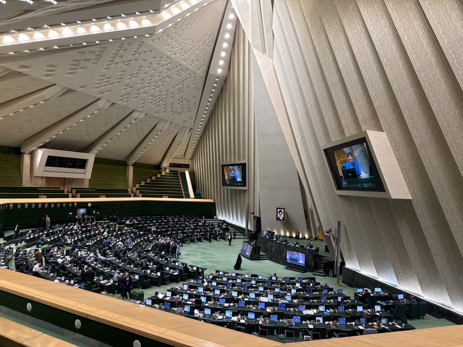 بررسی آخرین وضع تهیه و تصویب آیین نامه‌های اجرایی برنامه هفتم