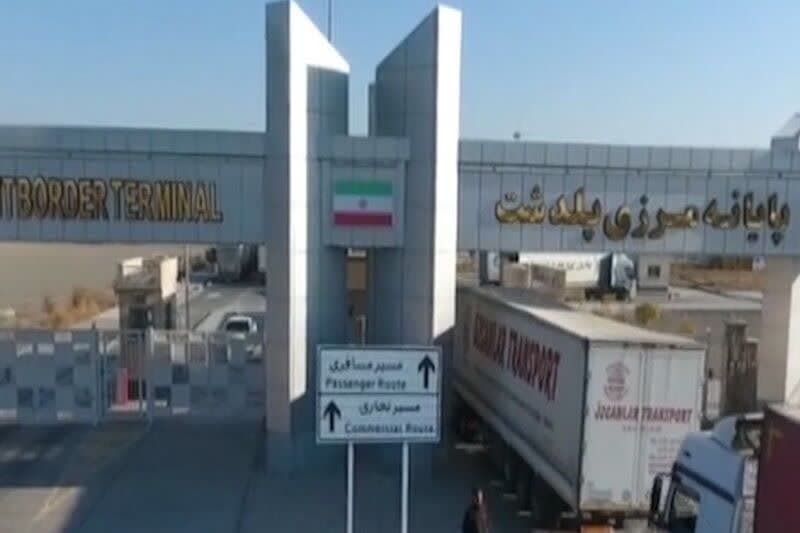 افزایش ورودی کامیون به کشور از پایانه مرزی صنم بلاغی پلدشت افزایش ورودی کامیون به کشور از پایانه مرزی صنم بلاغی پلدشت