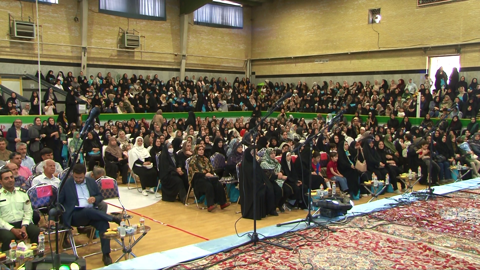 برگزاری همایش خانواده و مدرسه در همدان برگزاری همایش خانواده و مدرسه در همدان