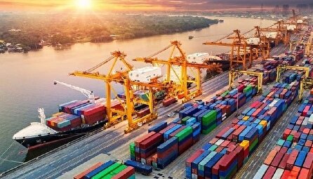 نگاهی به وضعیت صادرات سه ماهه نخست امسال در مناطق آزاد تجاری