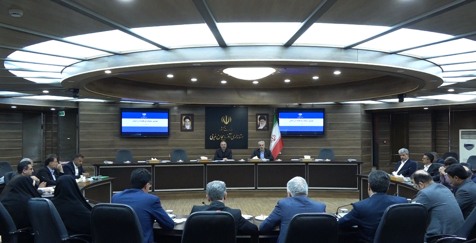 گردهمایی فرمانداران آذربایجانغربی با محوریت وحدت ملی و توسعه گردهمایی فرمانداران آذربایجانغربی با محوریت وحدت ملی و توسعه