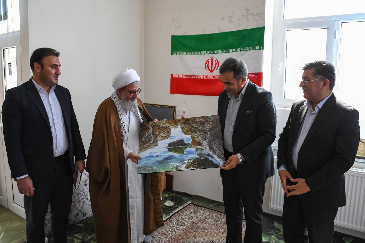 حفظ محیط زیست بدون همراهی و مشارکت مردم امکان پذیر نیست حفظ محیط زیست بدون همراهی و مشارکت مردم امکان پذیر نیست