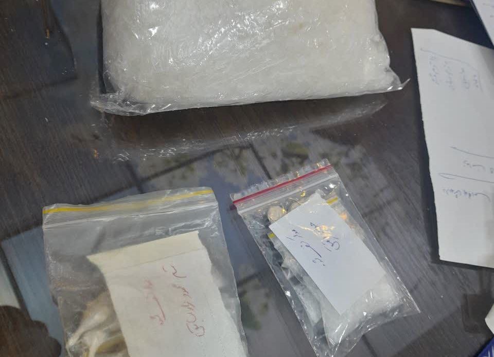 کشف بیش از یک کیلوگرم شیشه و هروئین در بندرانزلی کشف بیش از یک کیلوگرم شیشه و هروئین در بندرانزلی