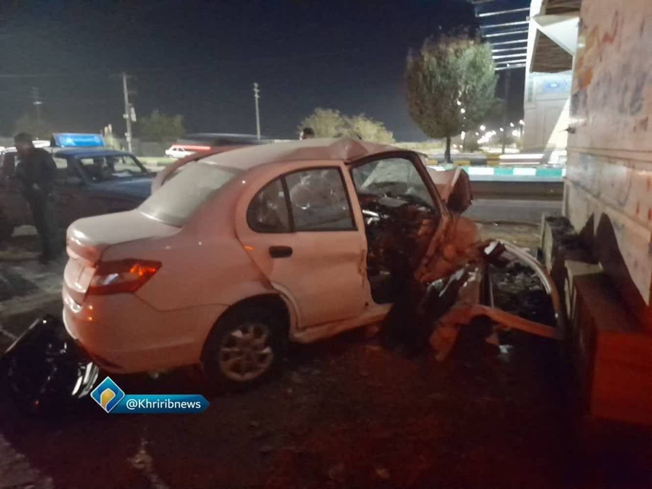 تصادف مرگبار خودرو با پل عابر در محور شاندیز-مشهد