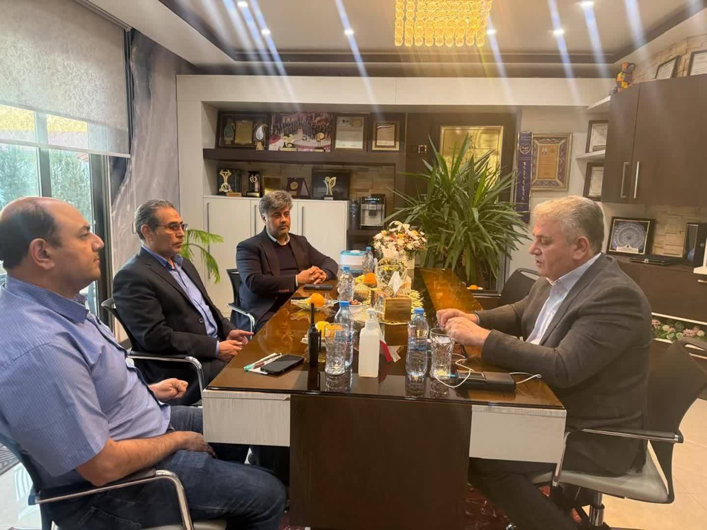 توافق کمیته امداد بخش احمدآباد با شرکت گوهردانه شرق برای اشتغال و حمایت توافق کمیته امداد بخش احمدآباد با شرکت گوهردانه شرق برای اشتغال و حمایت