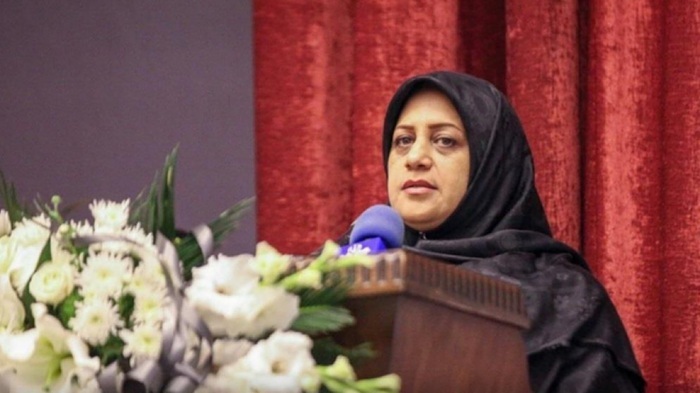 نیما نگاه شاعر را متوجه زبان و زمان خود کرد