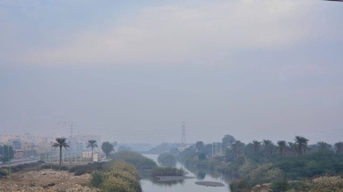 هوا در خرمشهر و آبادان ناسالم برای گروههای حساس هوا در خرمشهر و آبادان ناسالم برای گروههای حساس