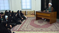 دیدار صمیمانه نماینده ولی فقیه درگیلان با جمعی از دانشآموزان گیلانی
