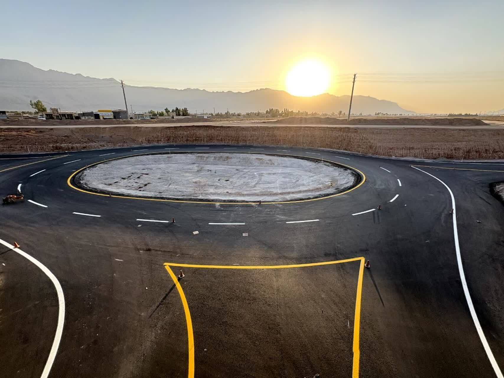 مسدود شدن تقاطع کوی راه حق مسدود شدن تقاطع کوی راه حق