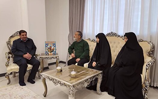 مخبر : خانوادههای شهدا سرمایههای اجتماعی نظام هستند مخبر : خانوادههای شهدا سرمایههای اجتماعی نظام هستند