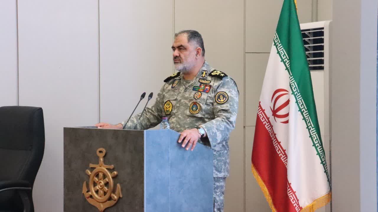 **** دریادار ایرانی: گستره فرماندهی دریایی ایران به اقیانوس‌ها رسیده است