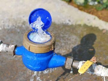 شهروندان زنجانی مراقب یخ زدگی کنتورهای آب باشند