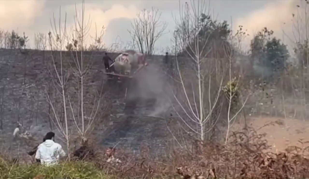 مهاررآتش‌سوزی باغ‌های چای مخروبه در کومله