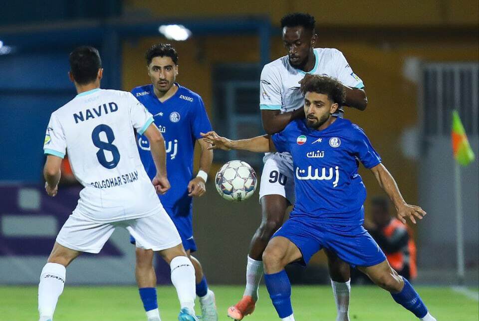 برتری تیم فوتبال گل‌گهر سیرجان براستقلال خوزستان