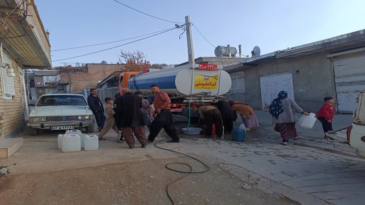 اعزام تانکر آبرسانی از یزد به بانه