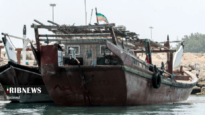 توقیف ۲ فروند شناور حامل ۸۰ هزار لیتر سوخت قاچاق در آب‌های کیش