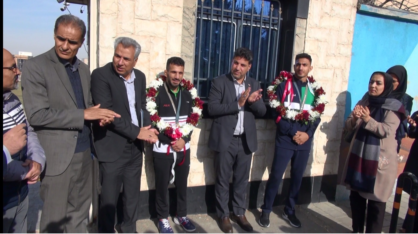 استقبال از کشتی گیران مدال‌آور المپیک ناشنوایان در همدان