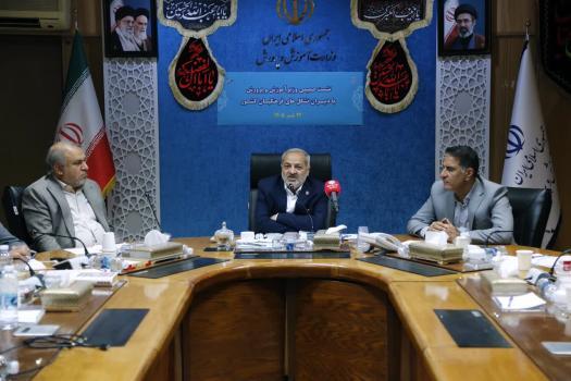 آغاز بازنگری ۹۵۰ عنوان کتاب درسی در قالب برنامه های تحولی آغاز بازنگری ۹۵۰ عنوان کتاب درسی در قالب برنامه های تحولی